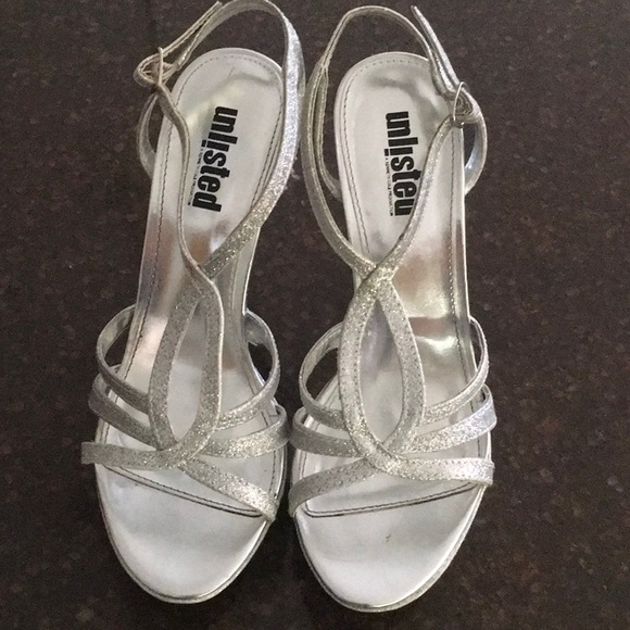 Unlisted by Kenneth Cole - Picture 2 of 3